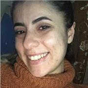 Laureata in scienze e tecniche psicologiche impartisce lezioni di materie umanistiche quali storia, letteratura , filosofia, antropologia, sociologia e psicologia
